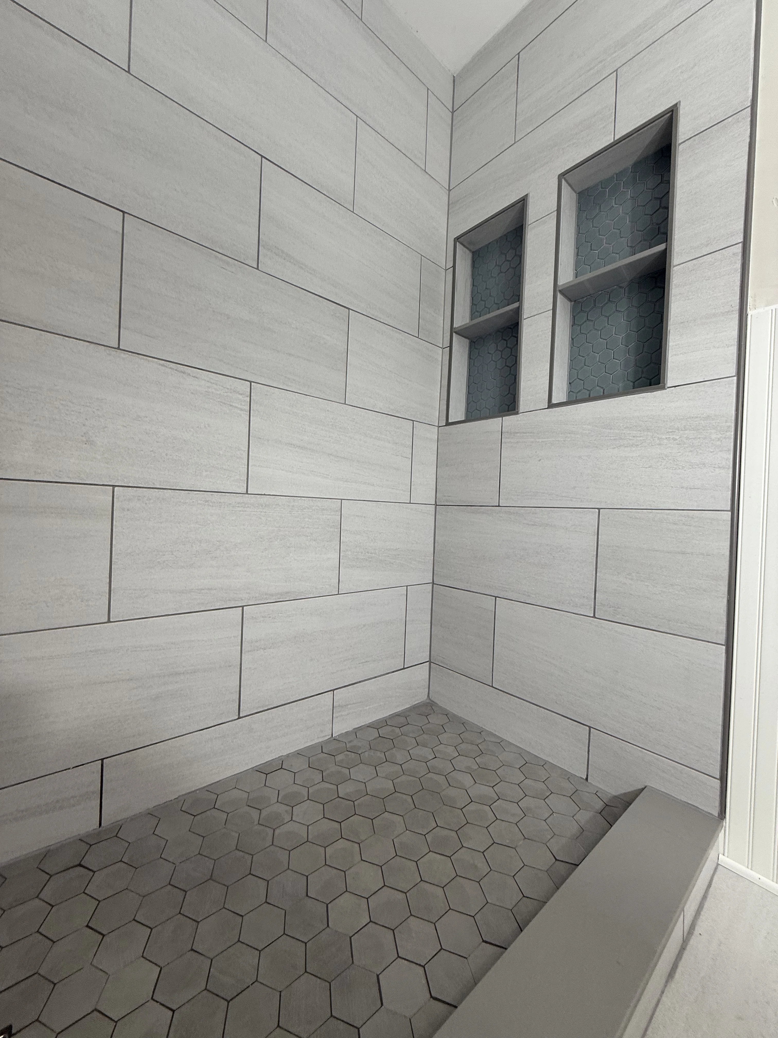 Elegant tiling work finishing