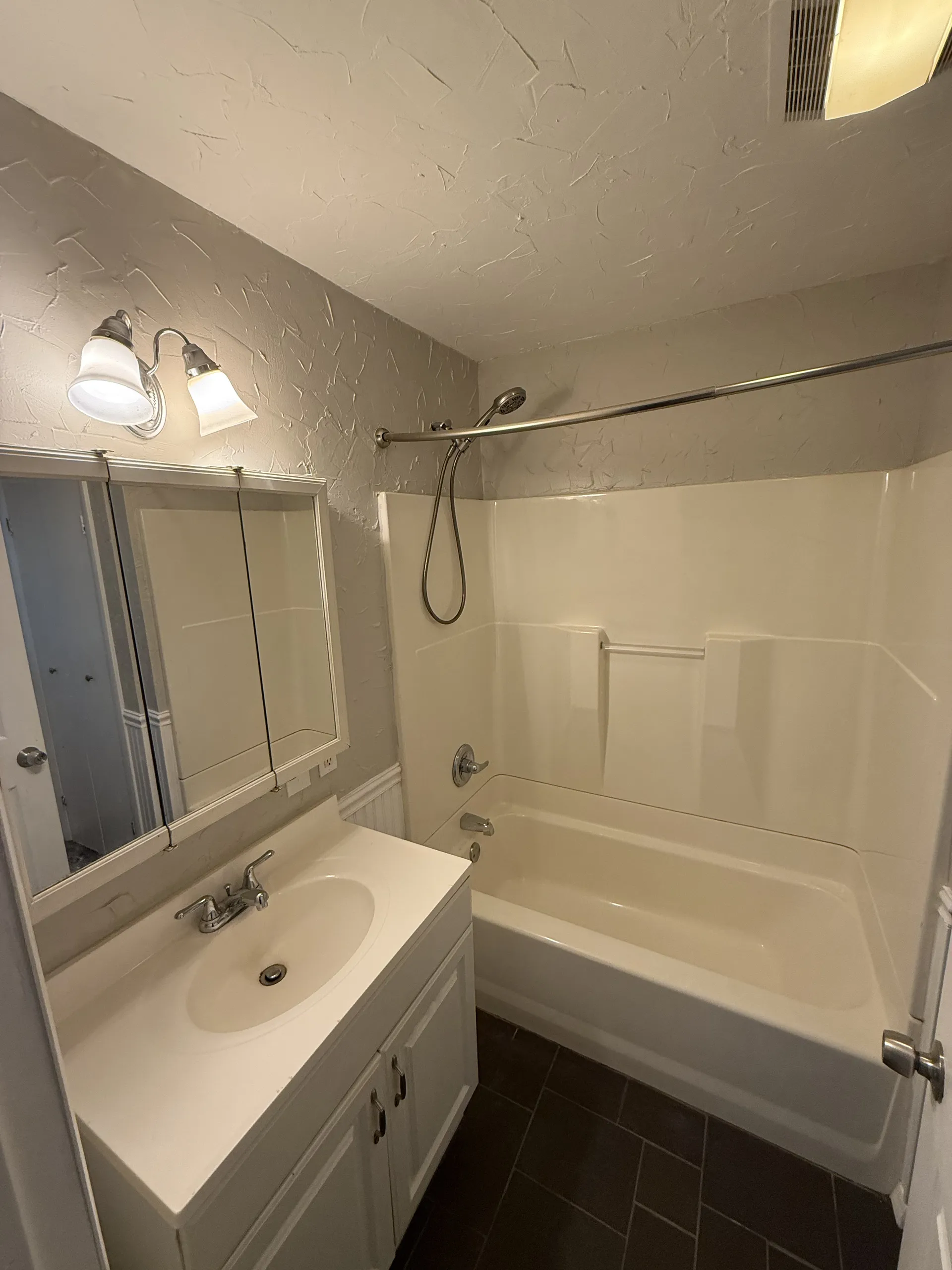 Bathroom Renovations project photo 4